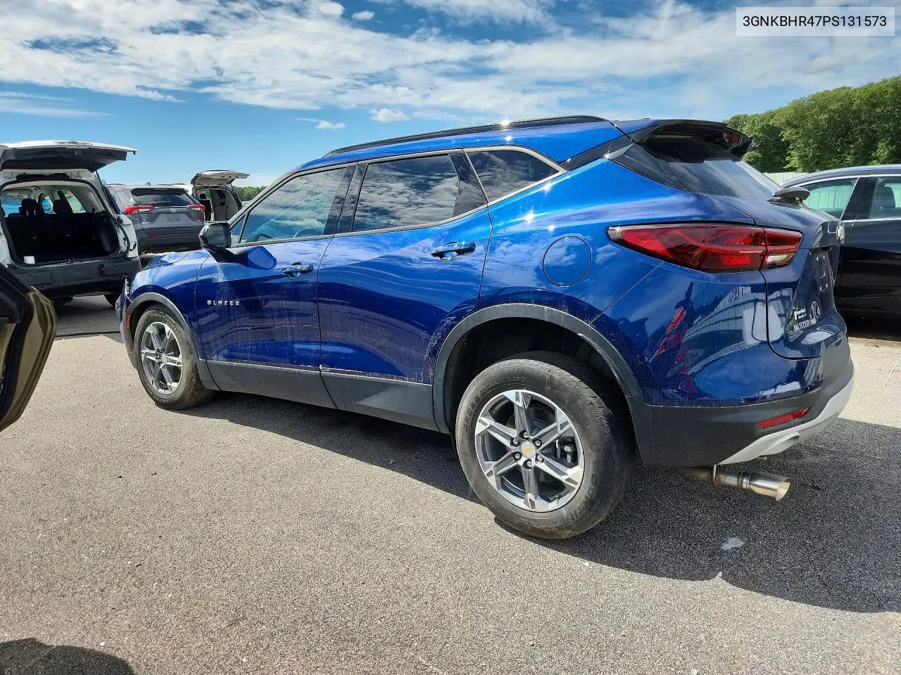 2023 CHEVROLET BLAZER VIN 3GNKBHR47PS131573 — фото 2