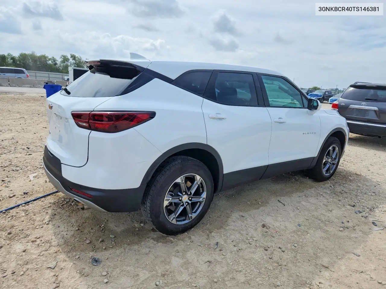 2026 CHEVROLET BLAZER VIN 3GNKBCR40TS146381 — фото 3