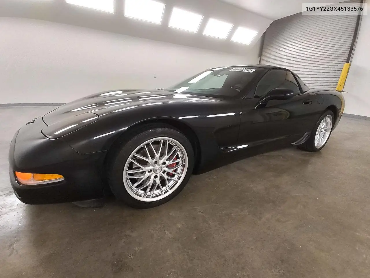 CHEVROLET CORVETTE 2004, VIN 1G1YY22GX45133576