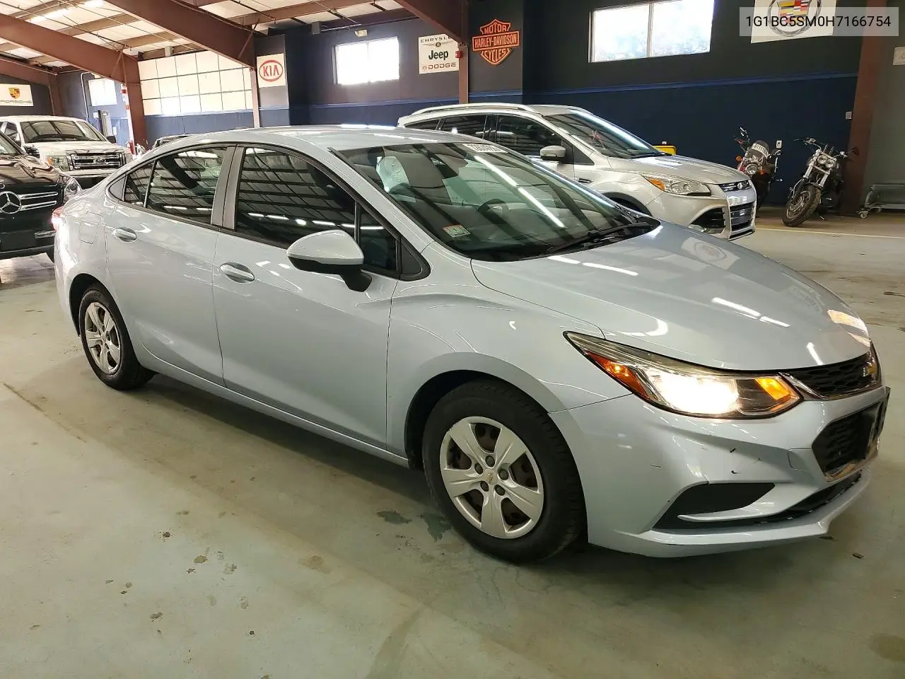 2017 CHEVROLET CRUZE VIN 1G1BC5SM0H7166754 — фото 4