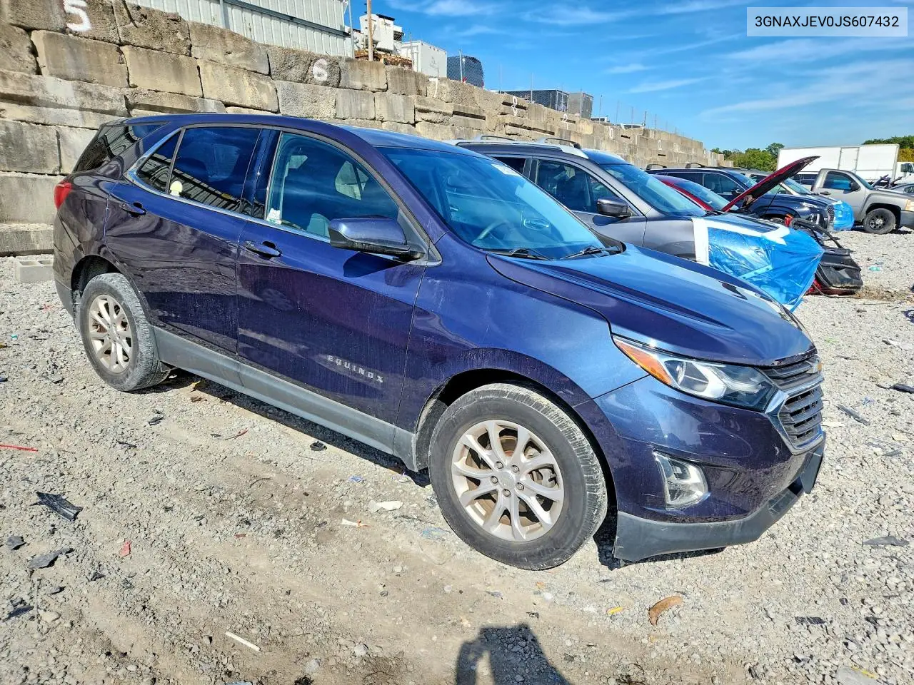 2018 CHEVROLET EQUINOX VIN 3GNAXJEV0JS607432 — фото 4