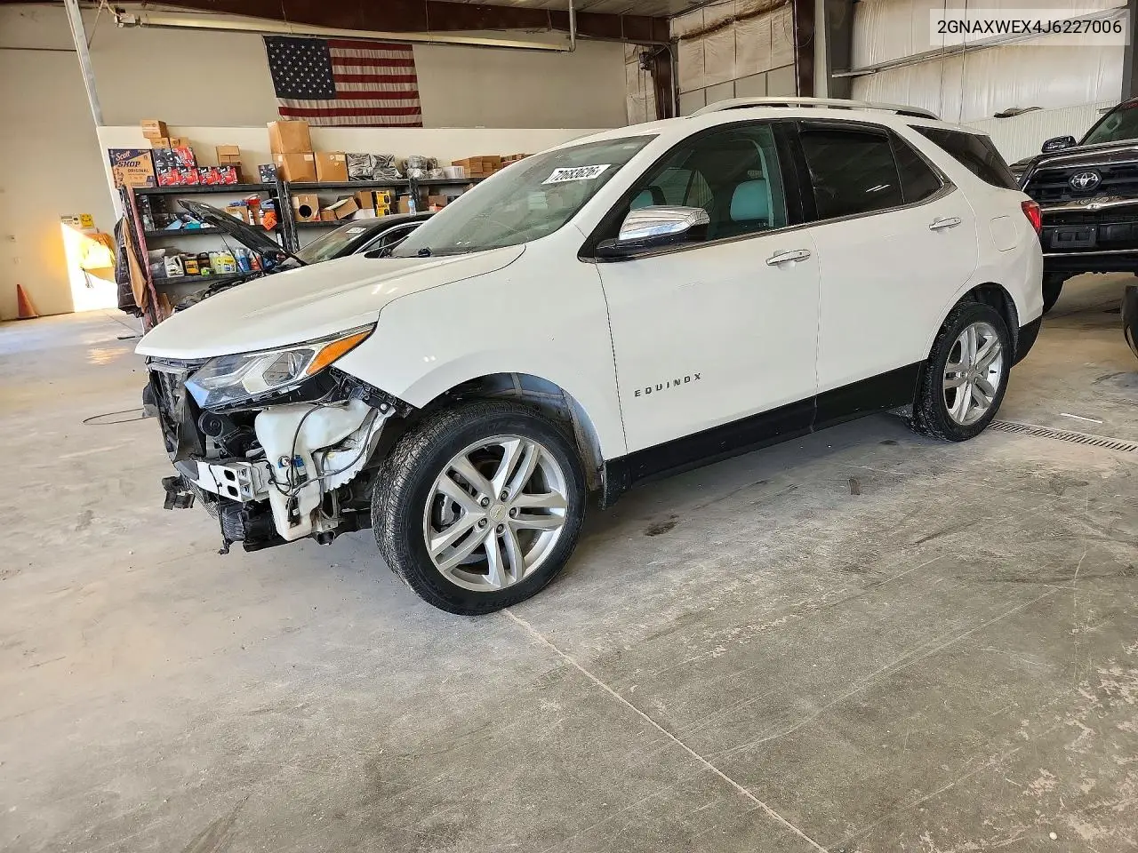 CHEVROLET EQUINOX 2018, VIN 2GNAXWEX4J6227006