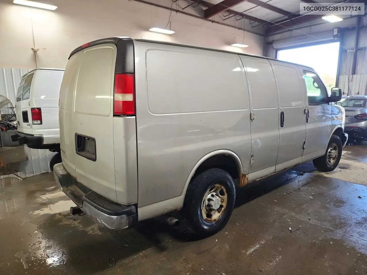 2008 CHEVROLET EXPRESS VIN 1GCGG25C381177124 — фото 3