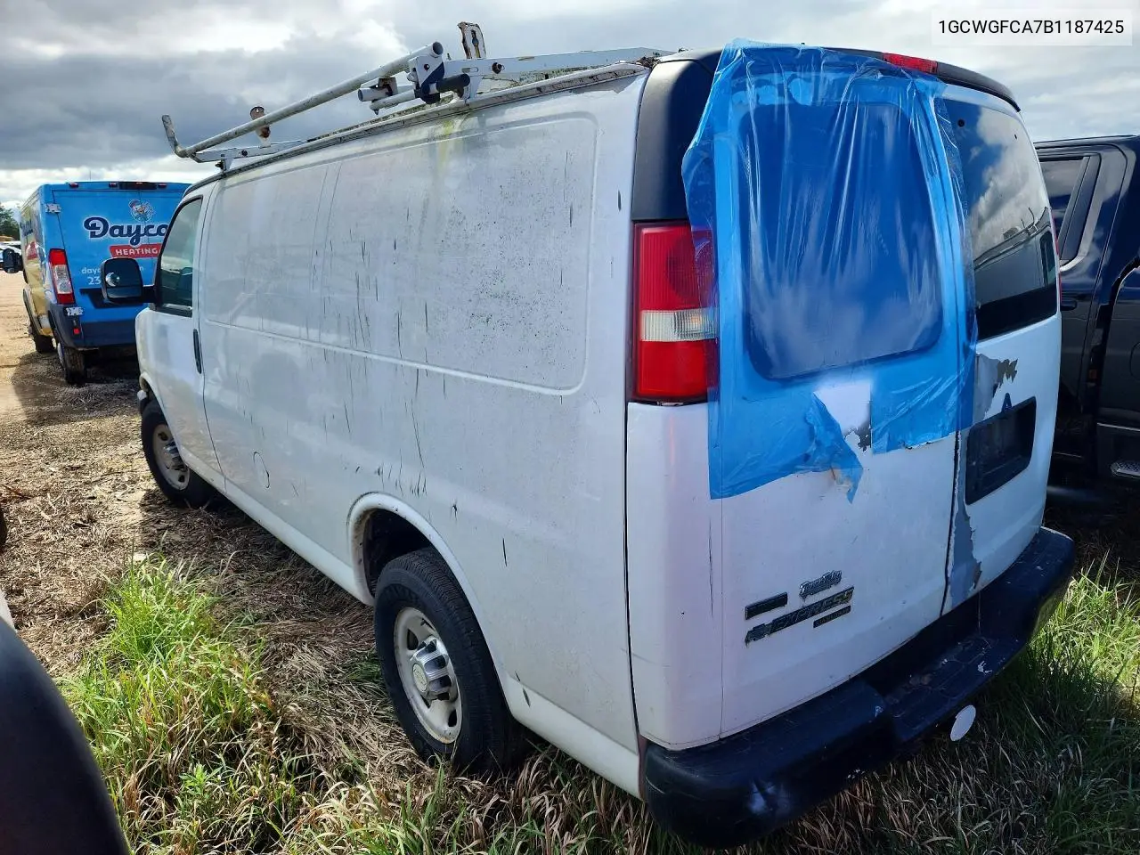 2011 CHEVROLET EXPRESS VIN 1GCWGFCA7B1187425 — фото 2