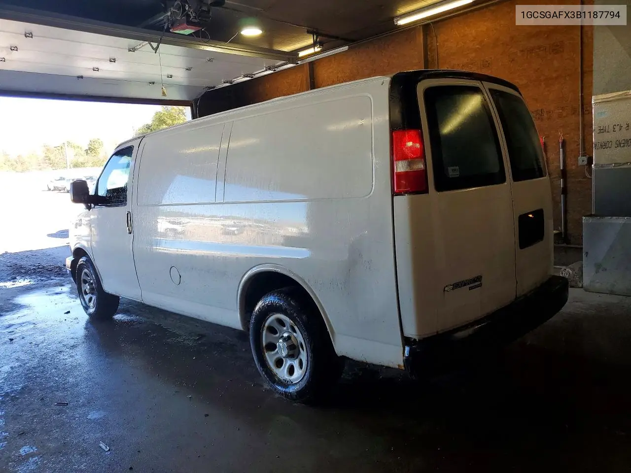 2011 CHEVROLET EXPRESS VIN 1GCSGAFX3B1187794 — фото 2