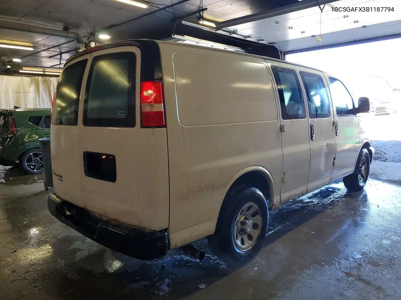 2011 CHEVROLET EXPRESS VIN 1GCSGAFX3B1187794 — фото 3