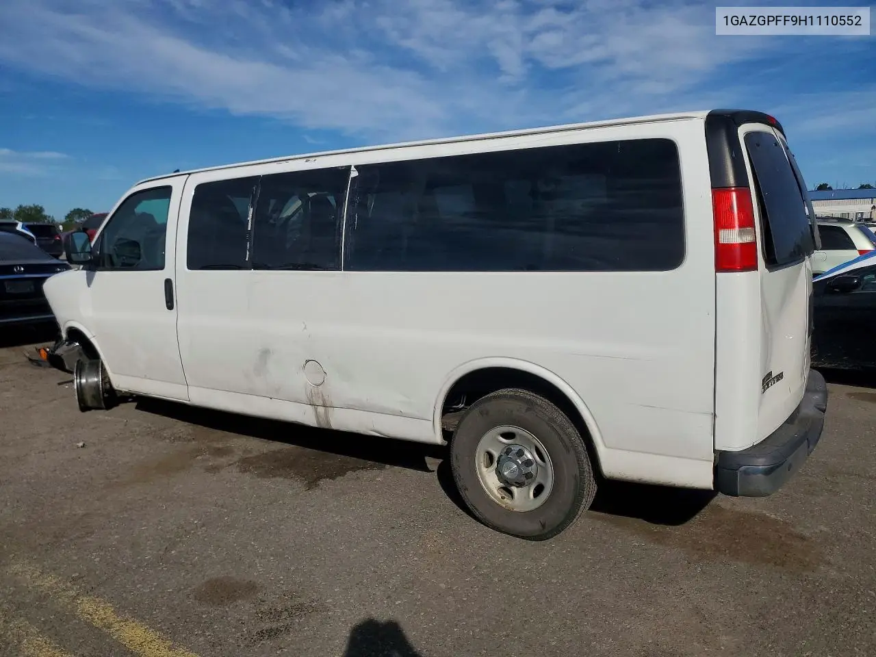 2017 CHEVROLET EXPRESS VIN 1GAZGPFF9H1110552 — фото 2