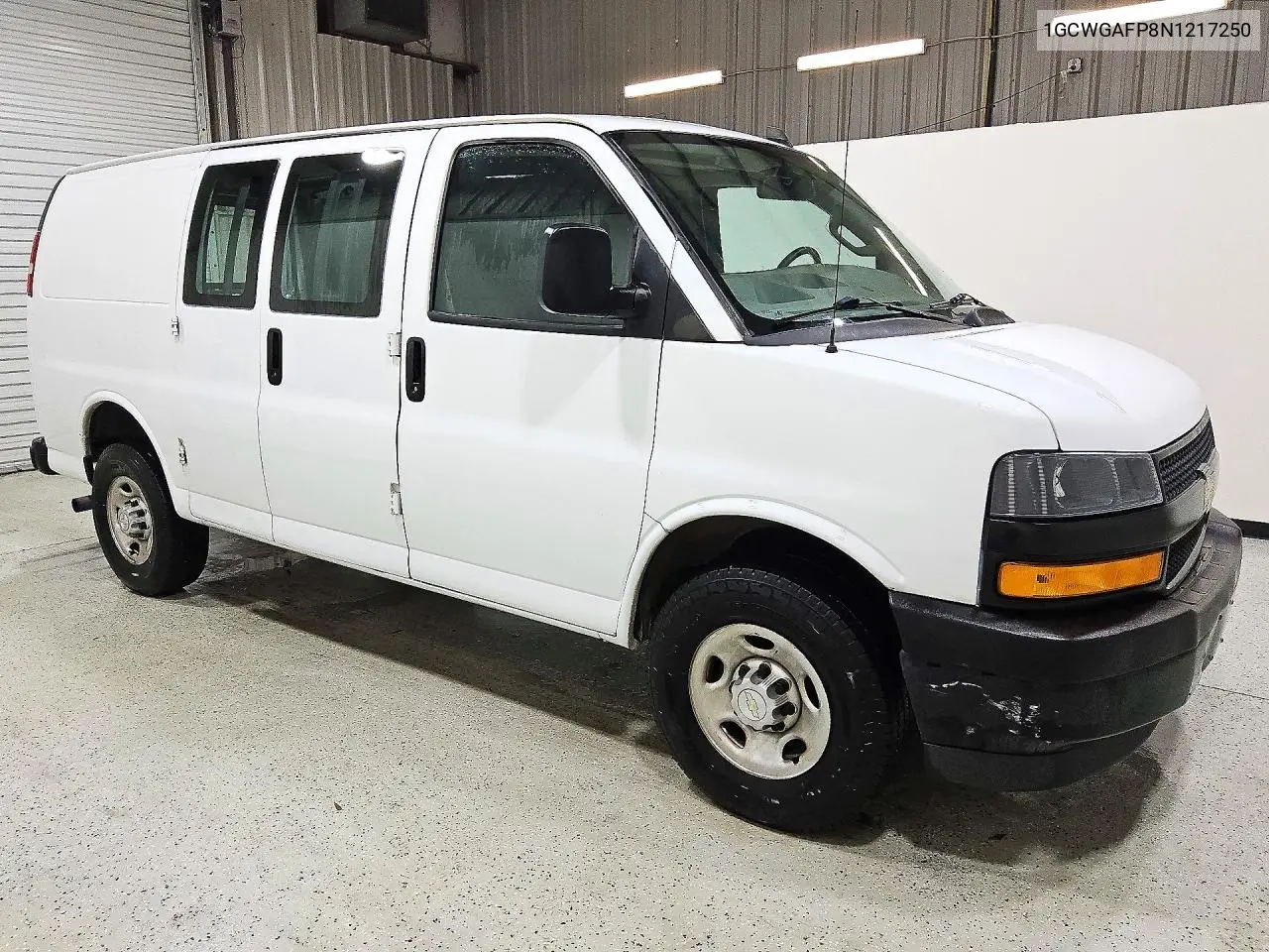 2022 CHEVROLET EXPRESS VIN 1GCWGAFP8N1217250 — фото 4