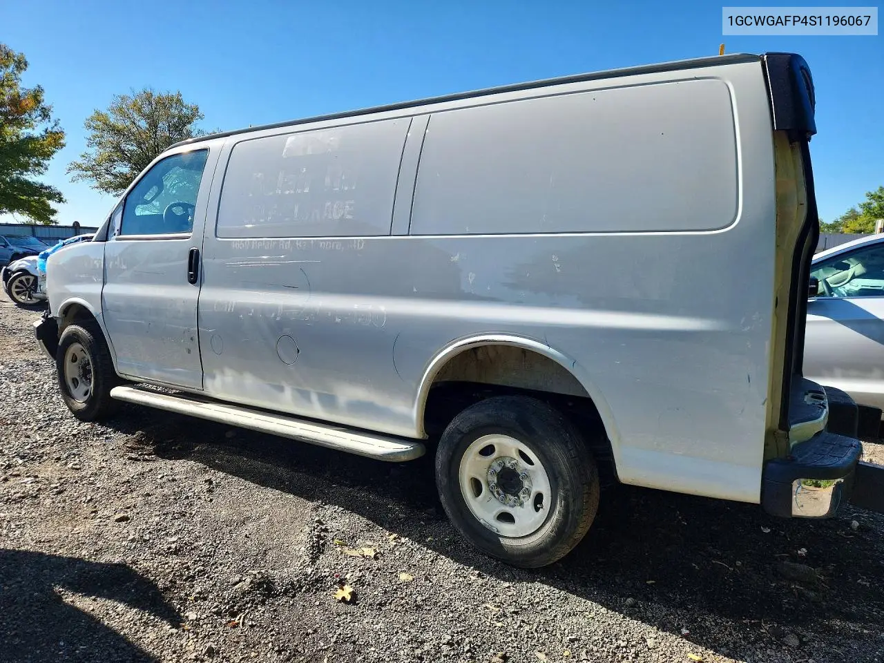 2025 CHEVROLET EXPRESS VIN 1GCWGAFP4S1196067 — фото 2