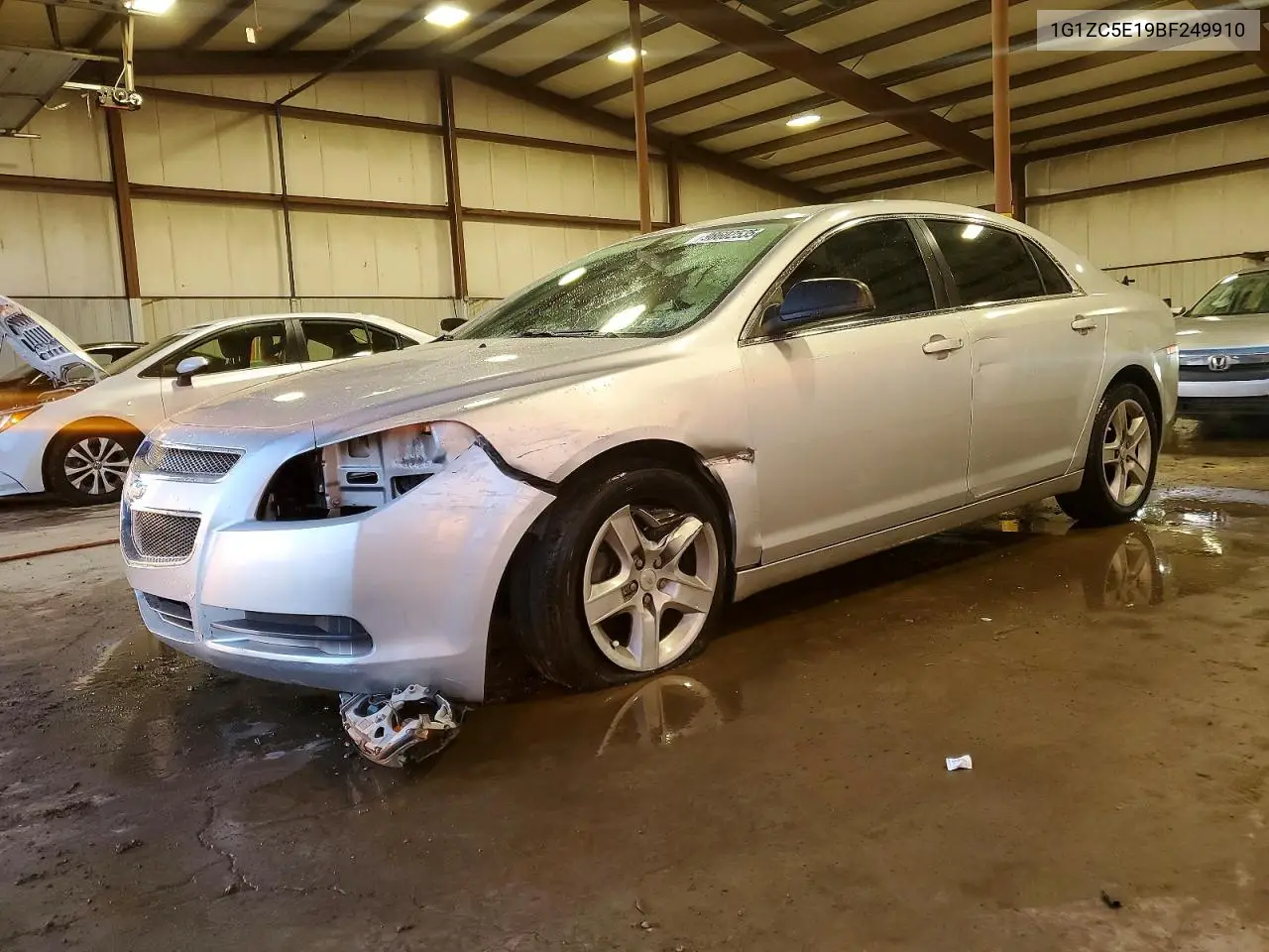 CHEVROLET MALIBU 2011, VIN 1G1ZB5E19BF249910