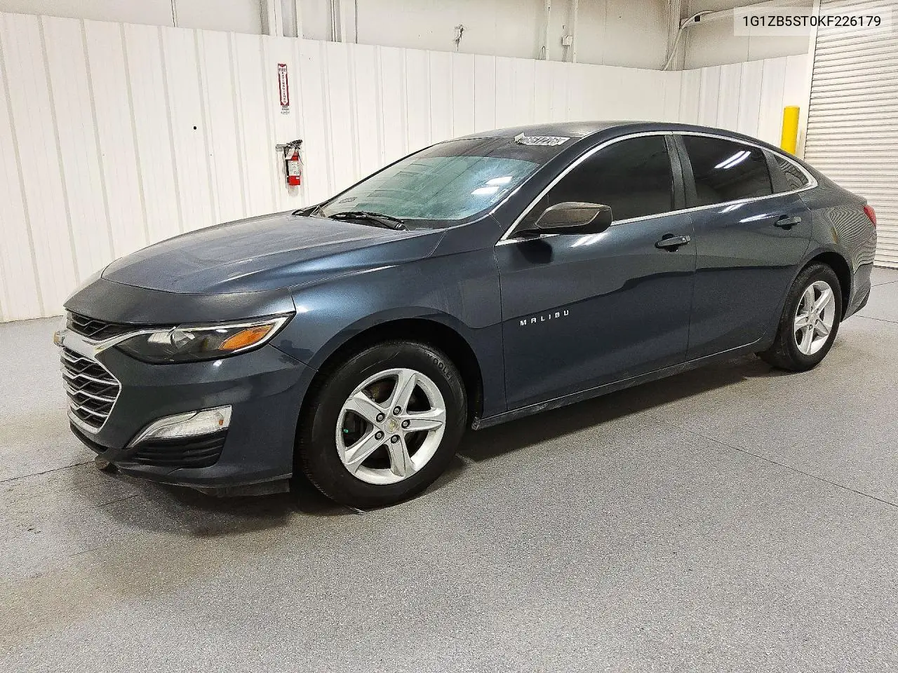 CHEVROLET MALIBU 2019, VIN 1G1ZB5ST0KF226179