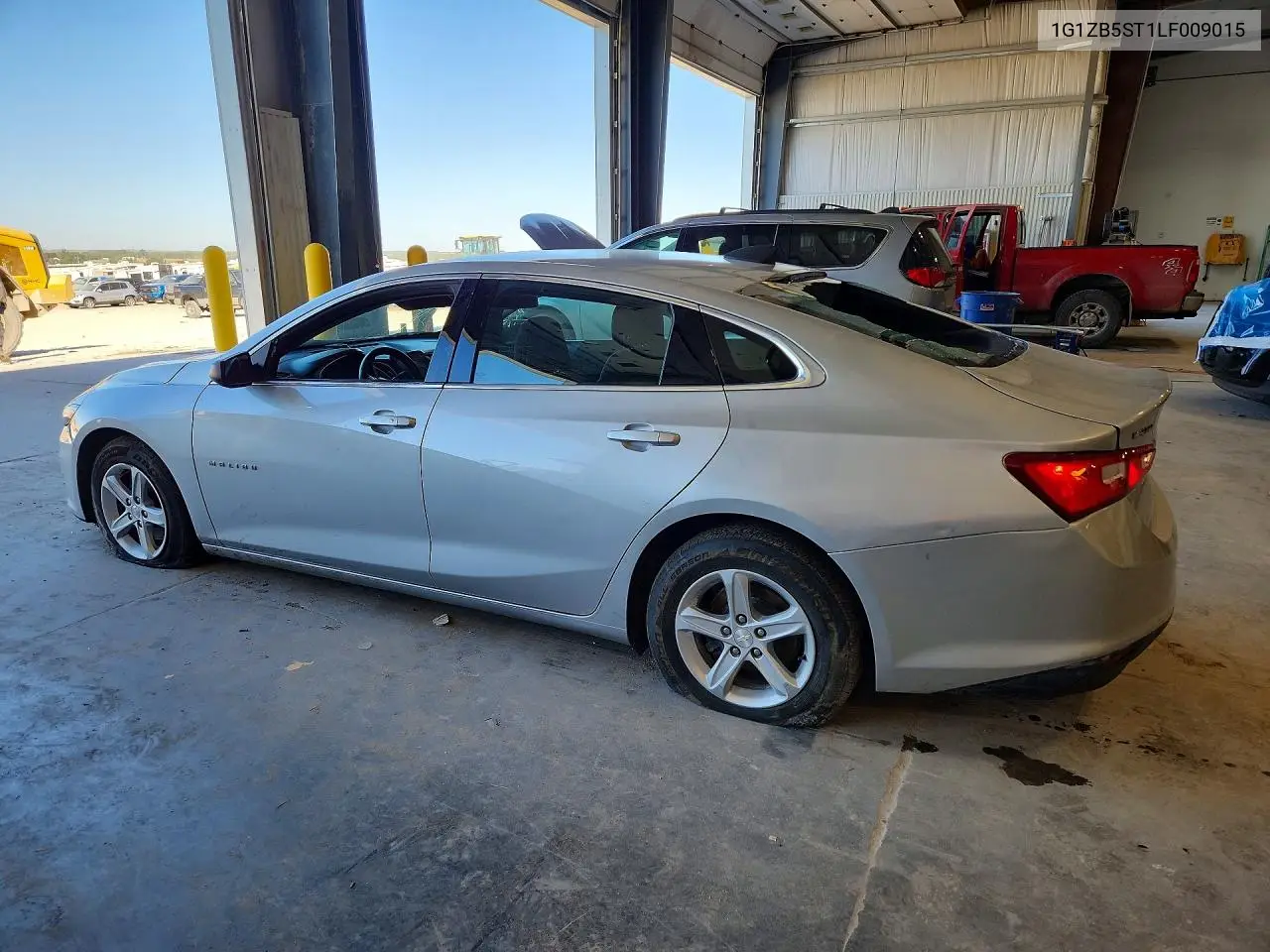 2020 CHEVROLET MALIBU VIN 1G1ZB5ST1LF009015 — фото 2