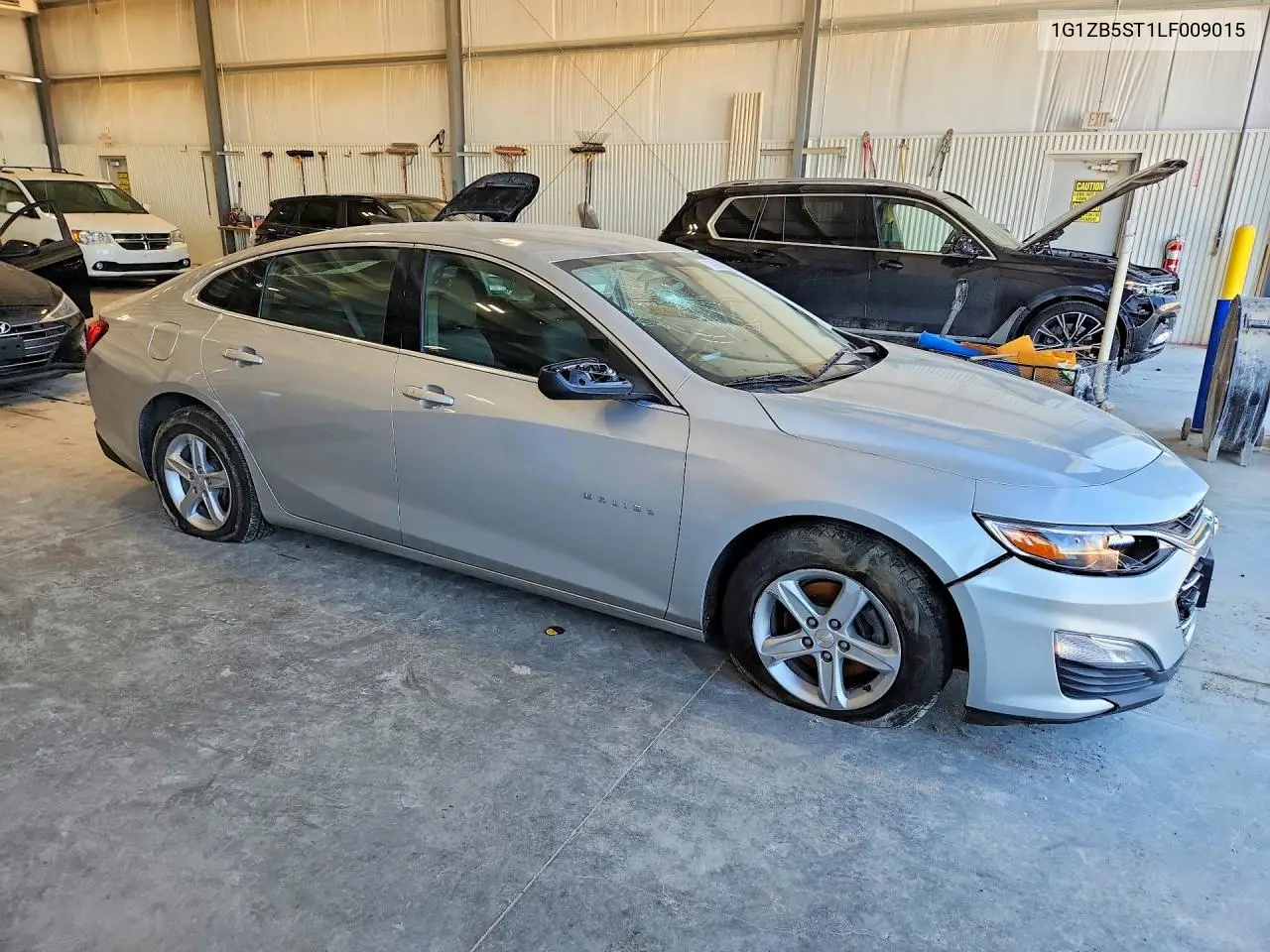 2020 CHEVROLET MALIBU VIN 1G1ZB5ST1LF009015 — фото 4