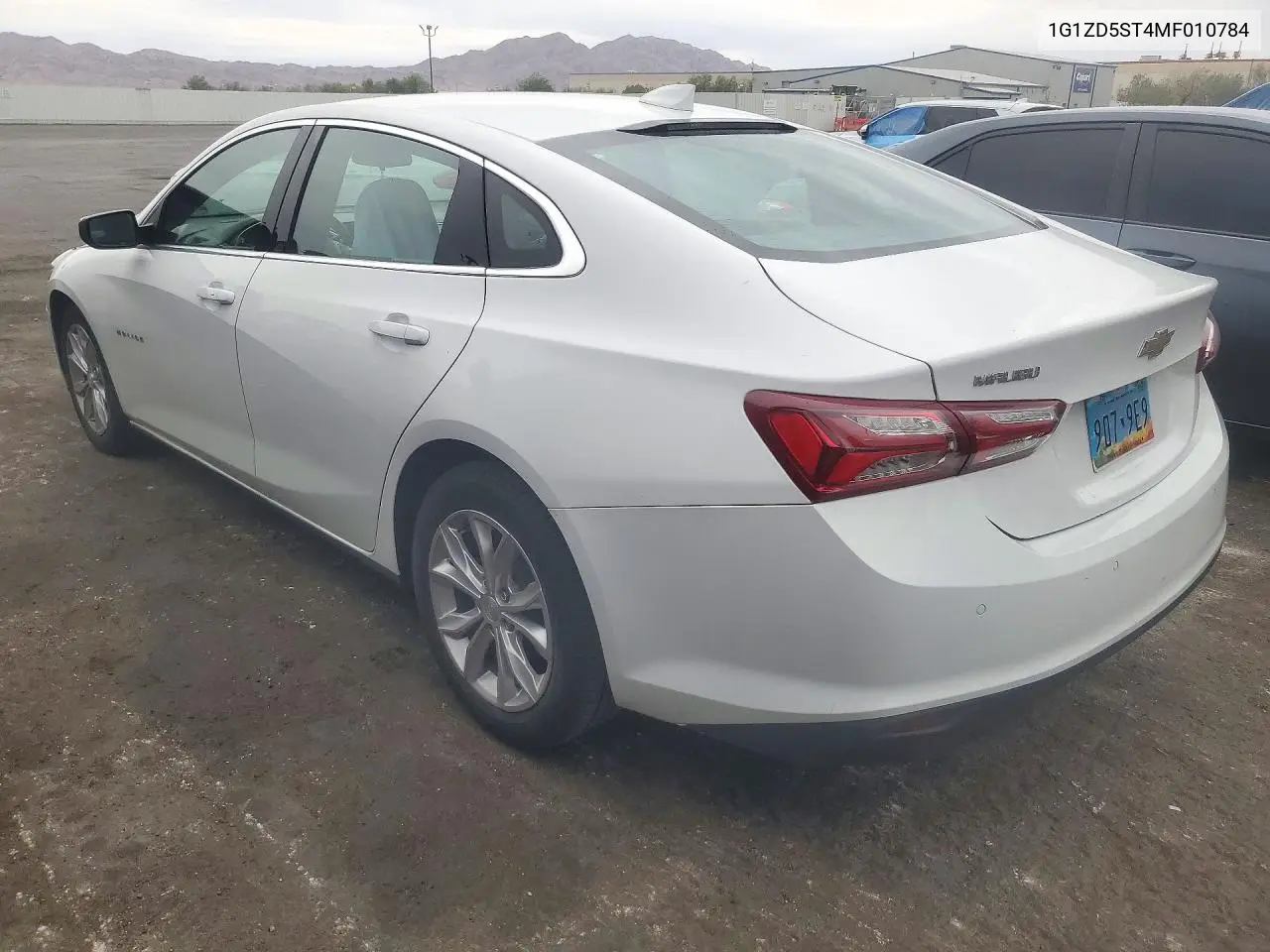 2021 CHEVROLET MALIBU VIN 1G1ZD5ST4MF010784 — фото 2