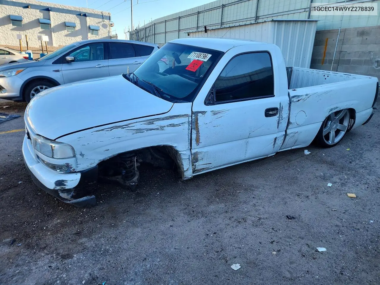 CHEVROLET SILVERADO 2000, VIN 1GCEC14W9YZ278839