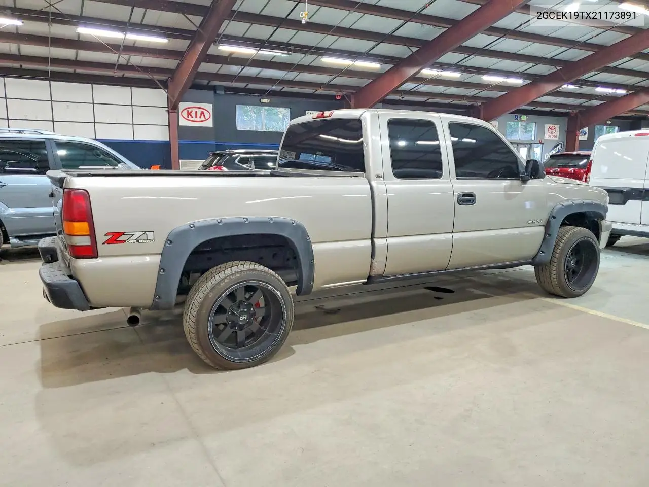 2002 CHEVROLET SILVERADO VIN 2GCEK19TX21173891 — фото 3