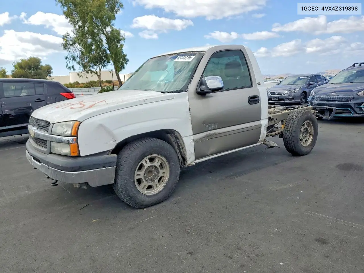 CHEVROLET SILVERADO 2004, VIN 1GCEC14VX4Z319898