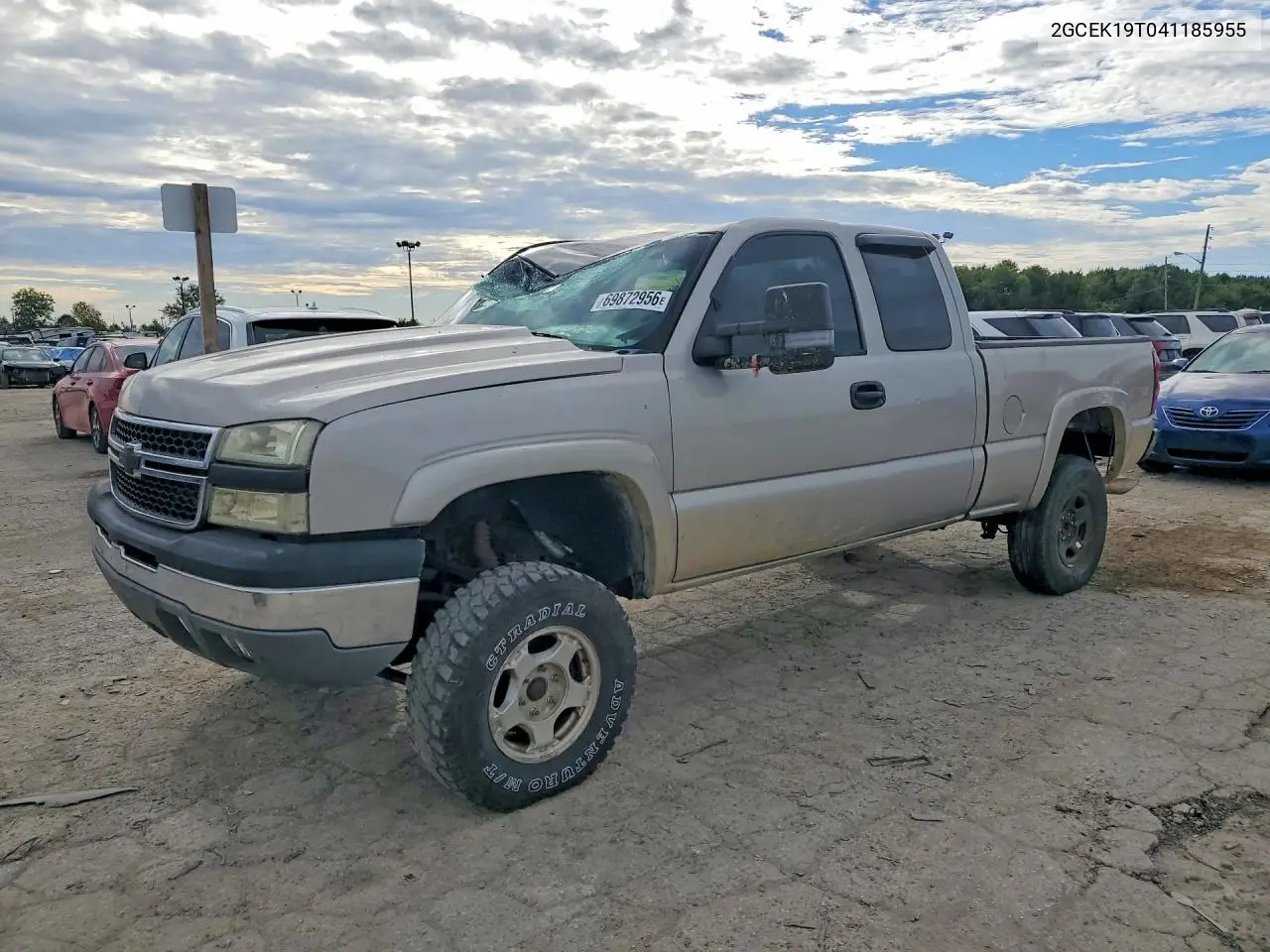 CHEVROLET SILVERADO 2004, VIN 2GCEK19T041185955