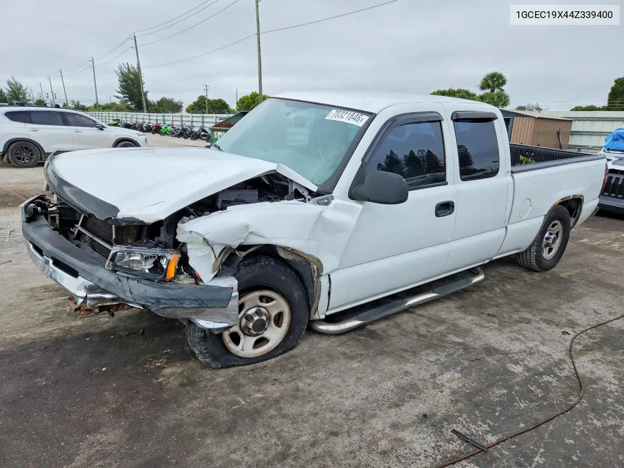 CHEVROLET SILVERADO 2004, VIN 1GCEC19X44Z339400