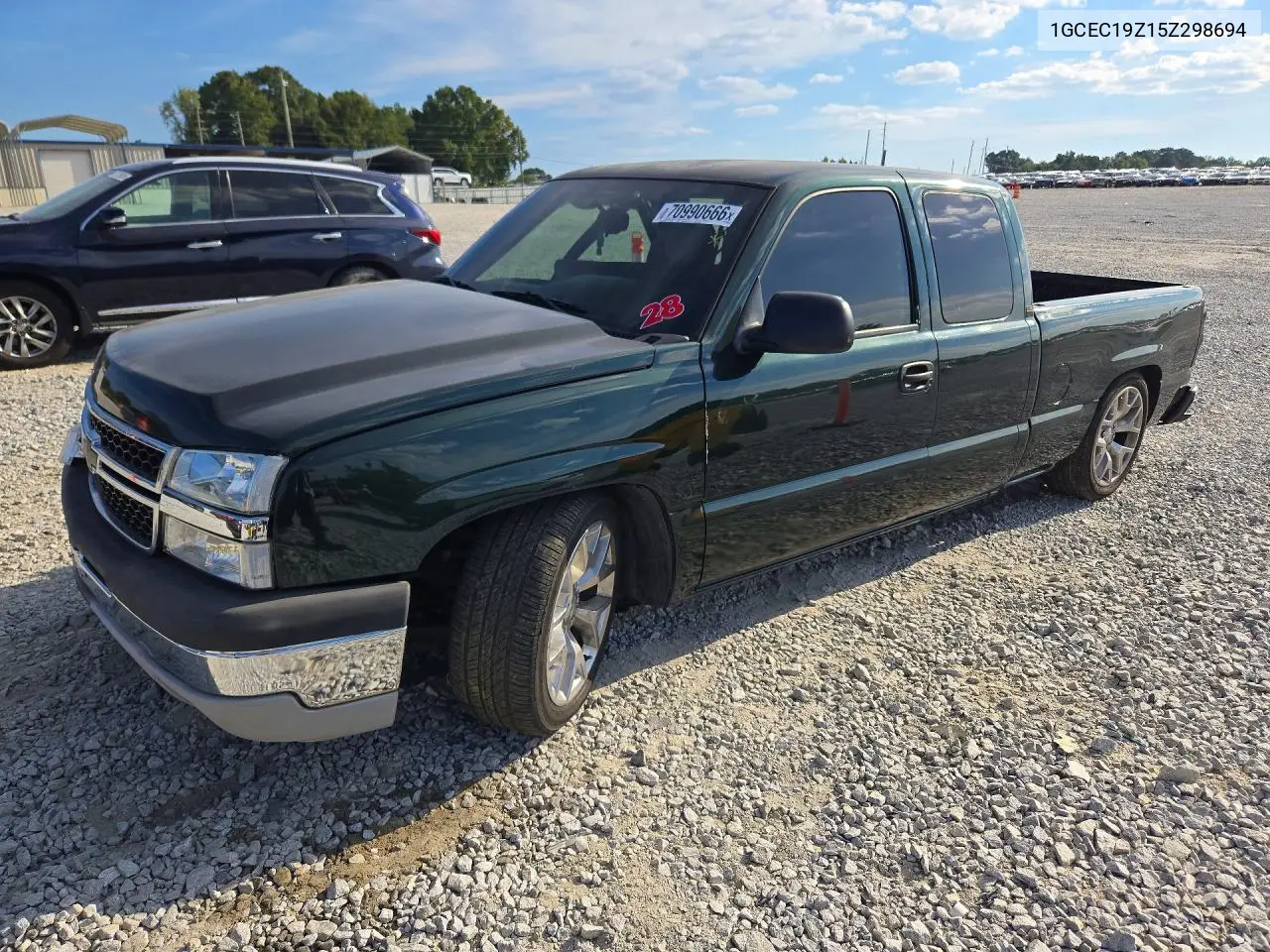 CHEVROLET SILVERADO 2005, VIN 1GCEC19Z15Z298694
