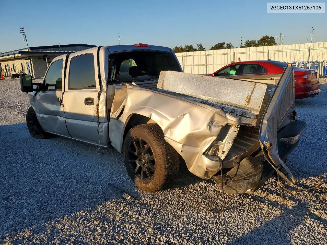 2005 CHEVROLET SILVERADO VIN 2GCEC13TX51257106 — фото 2
