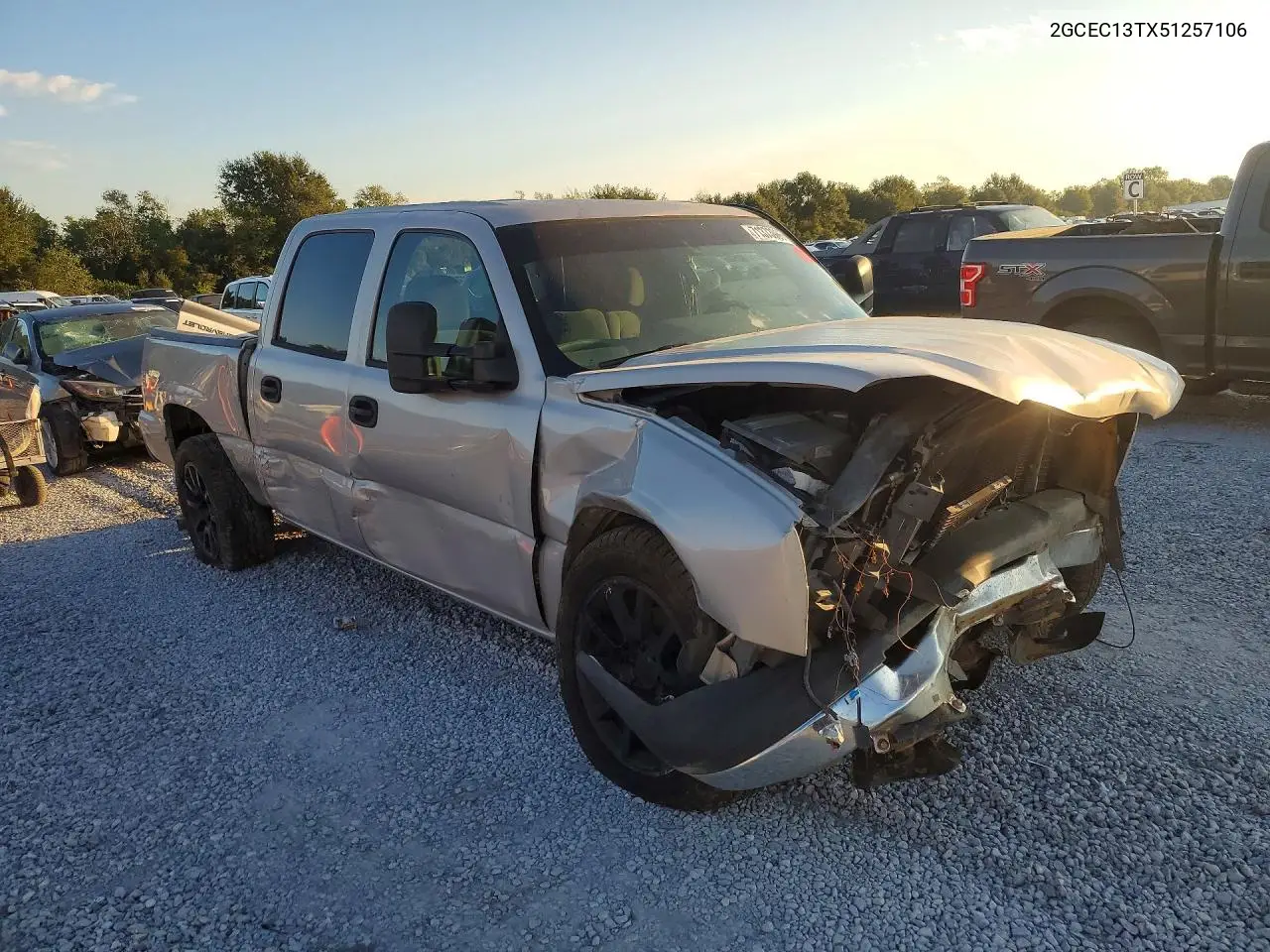 2005 CHEVROLET SILVERADO VIN 2GCEC13TX51257106 — фото 4