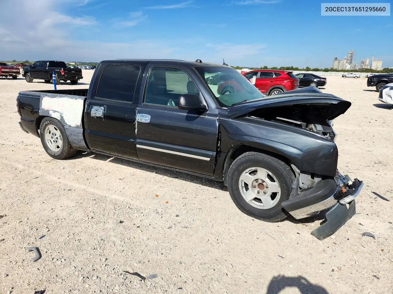 2005 CHEVROLET SILVERADO VIN 2GCEC13T651295660 — фото 4