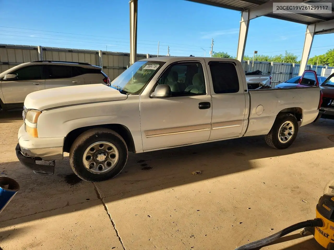 CHEVROLET SILVERADO 2006, VIN 2GCEC19V261299117