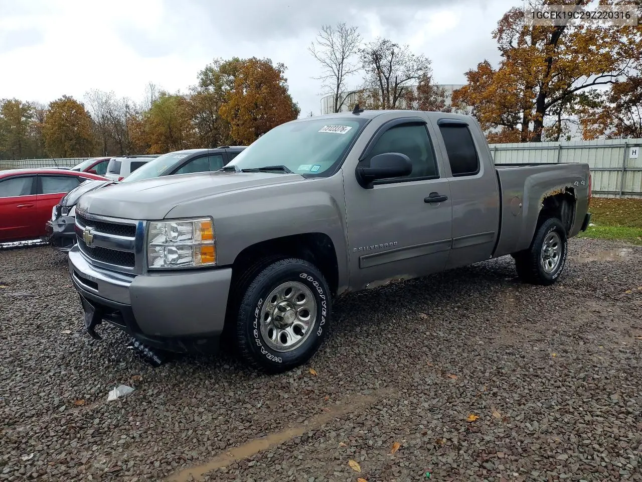 CHEVROLET SILVERADO 2009, VIN 1GCEK19C29Z220316