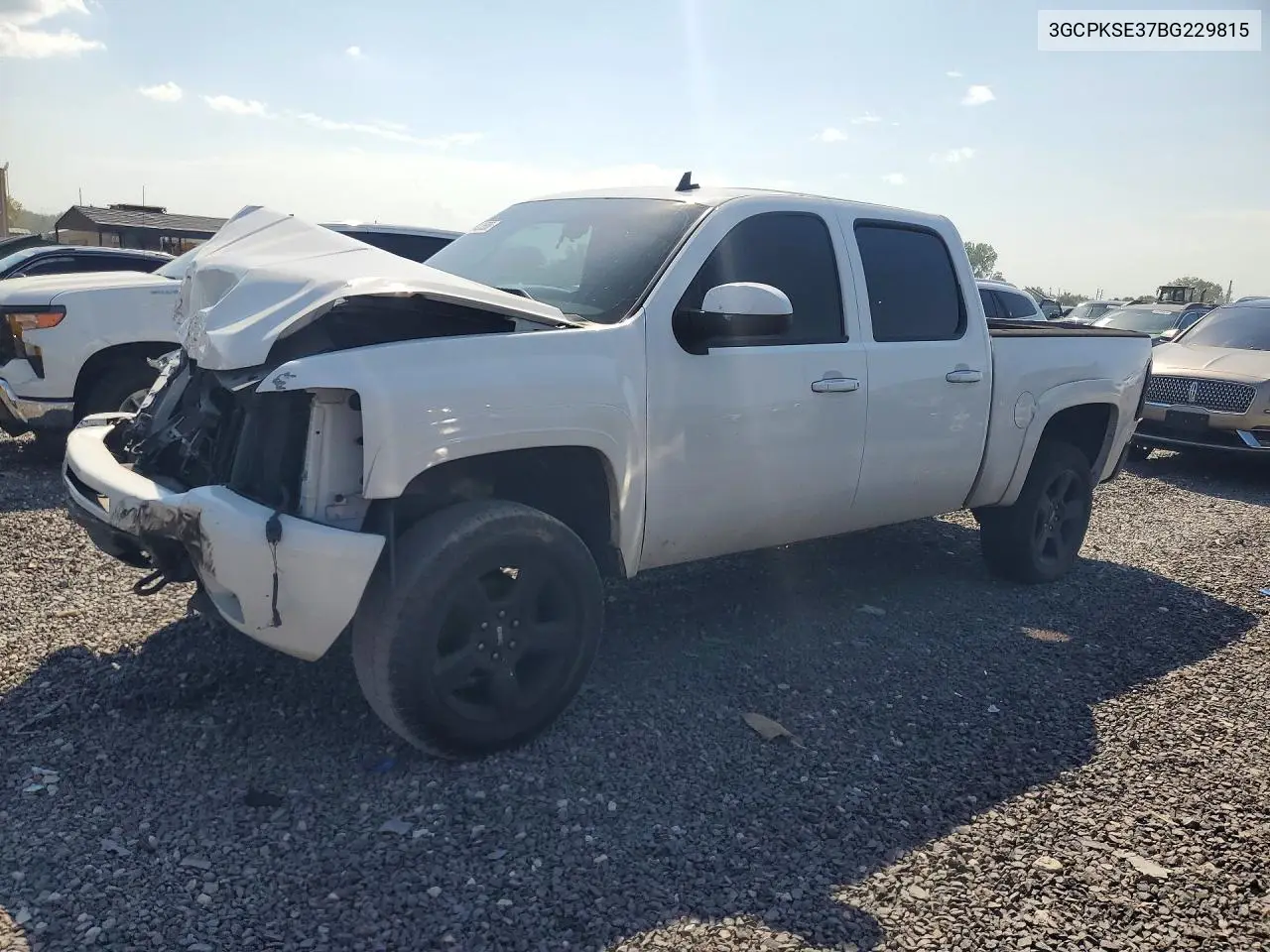 CHEVROLET SILVERADO 2011, VIN 3GCPKSE37BG229815