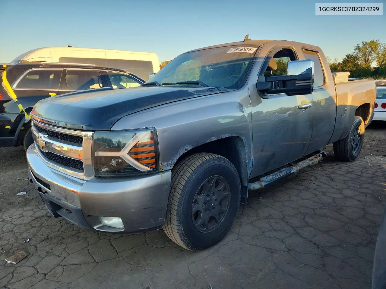 CHEVROLET SILVERADO 2011, VIN 1GCRKSE37BZ324299