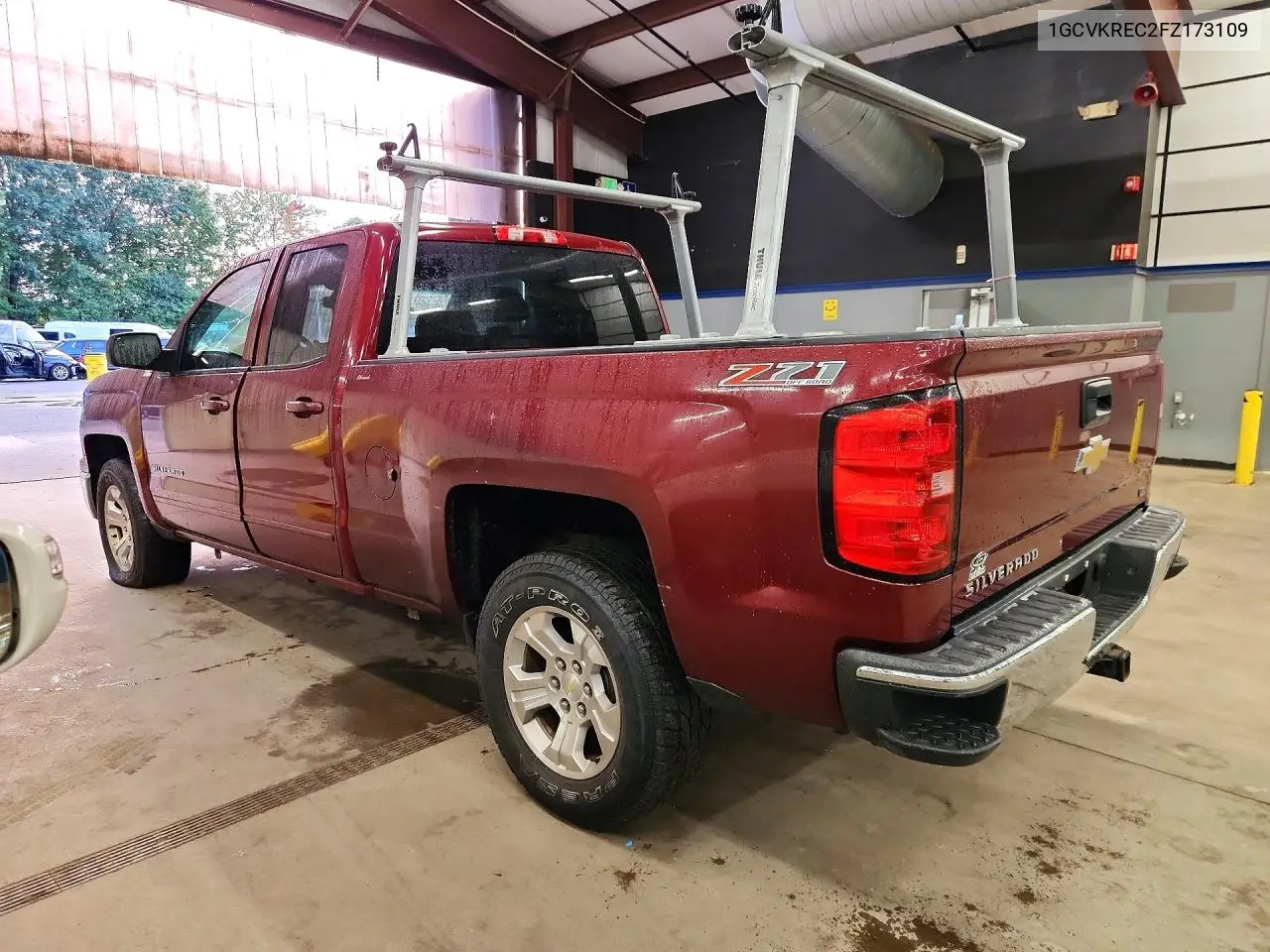 2015 CHEVROLET SILVERADO VIN 1GCVKREC2FZ173109 — фото 2
