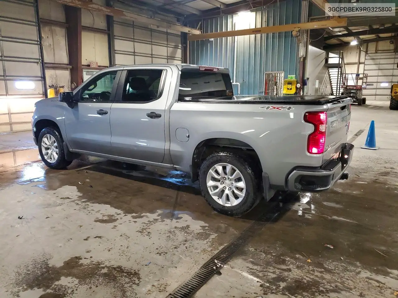 2024 CHEVROLET SILVERADO VIN 3GCPDBEK9RG325800 — фото 2