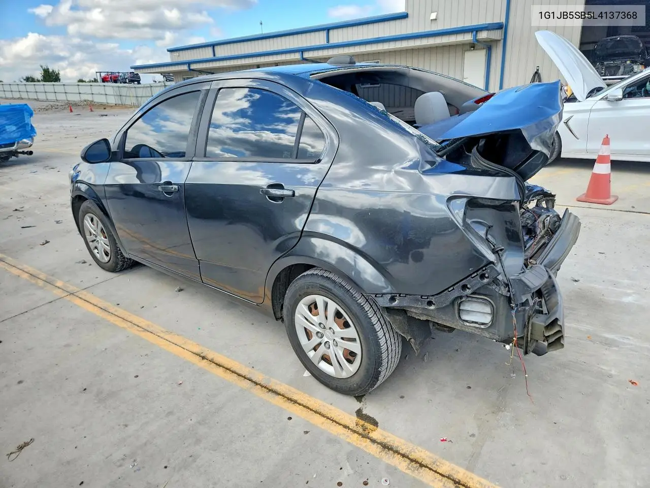 2020 CHEVROLET SONIC VIN 1G1JB5SB5L4137368 — фото 2