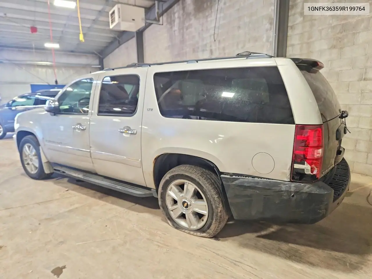 2009 CHEVROLET SUBURBAN VIN 1GNFK36359R199764 — фото 2