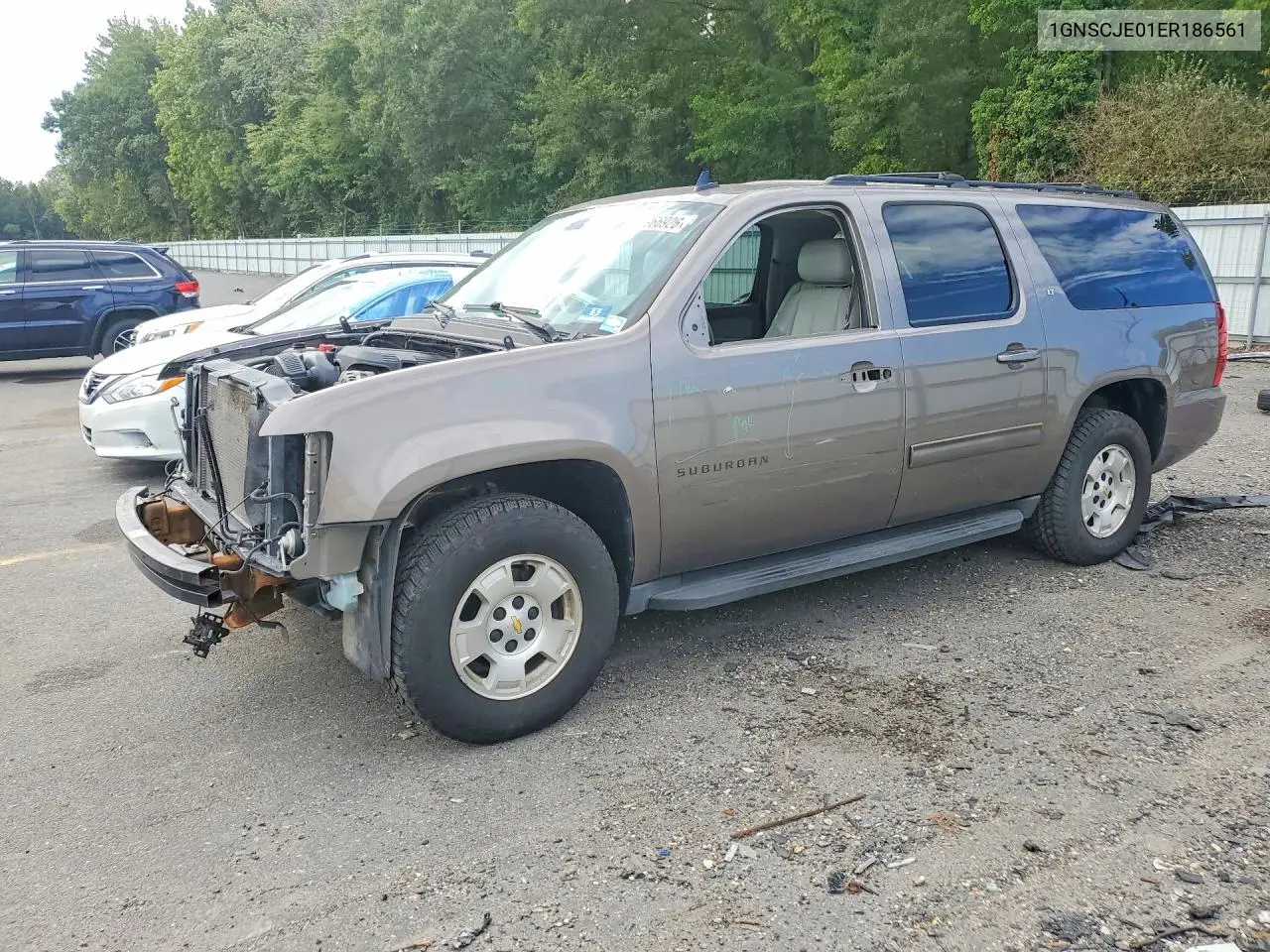 CHEVROLET SUBURBAN 2014, VIN 1GNSCJE01ER186561