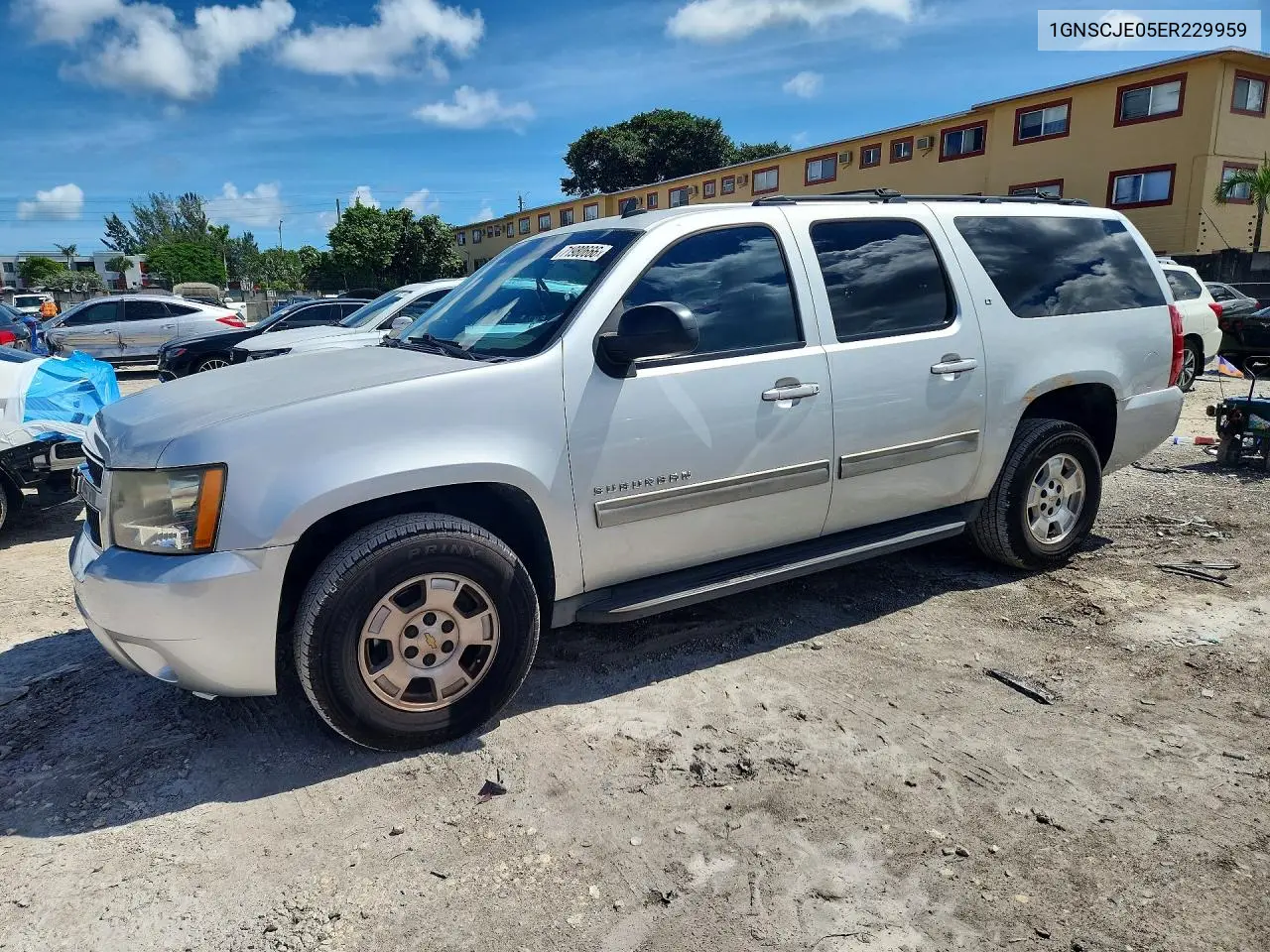 CHEVROLET SUBURBAN 2014, VIN 1GNSCJE05ER229959