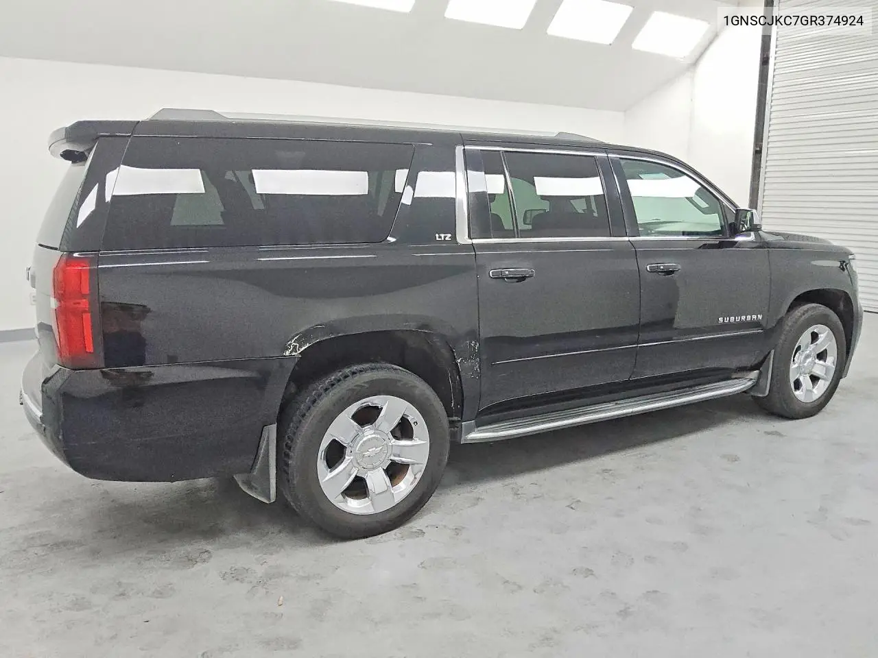 2016 CHEVROLET SUBURBAN VIN 1GNSCJKC7GR374924 — фото 3
