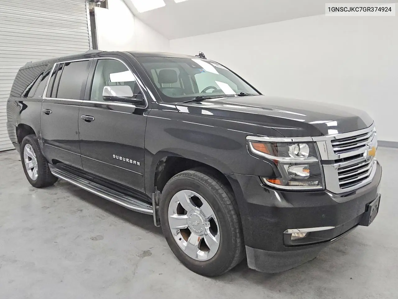 2016 CHEVROLET SUBURBAN VIN 1GNSCJKC7GR374924 — фото 4
