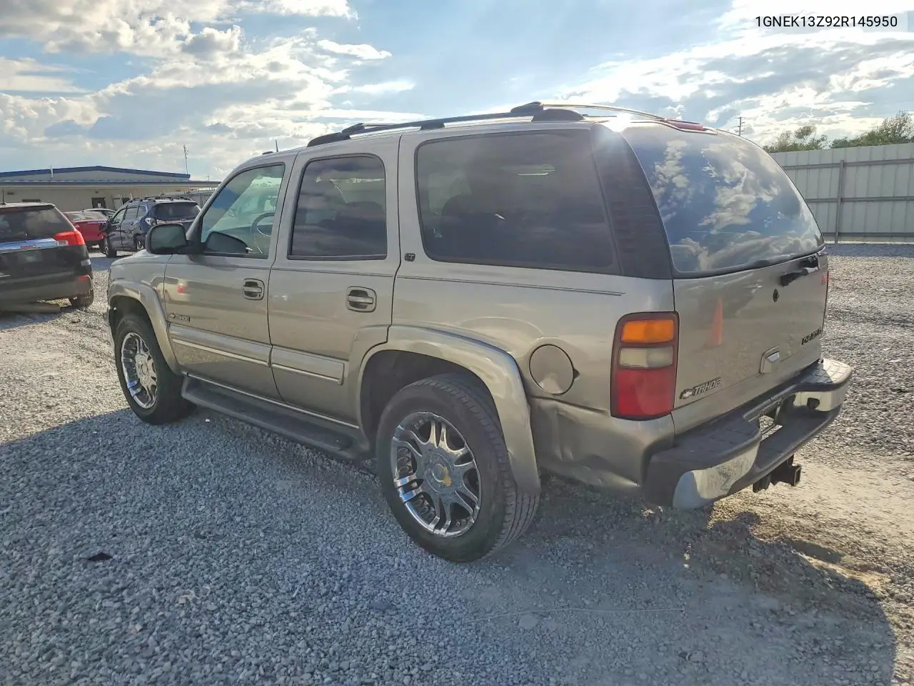 CHEVROLET TAHOE 2002, VIN 1GNEK13Z92R145950