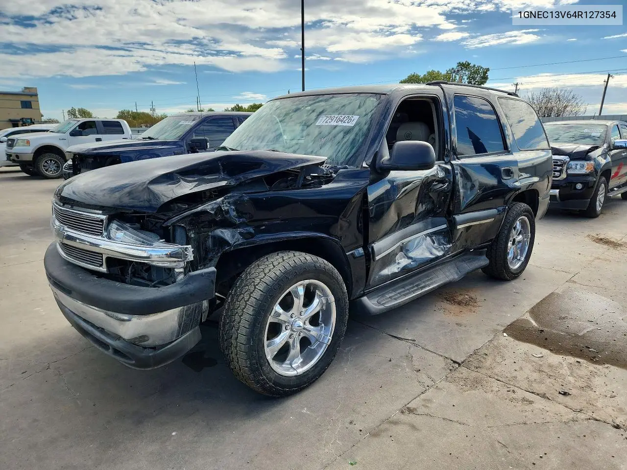 CHEVROLET TAHOE 2004, VIN 1GNEC13V64R127354