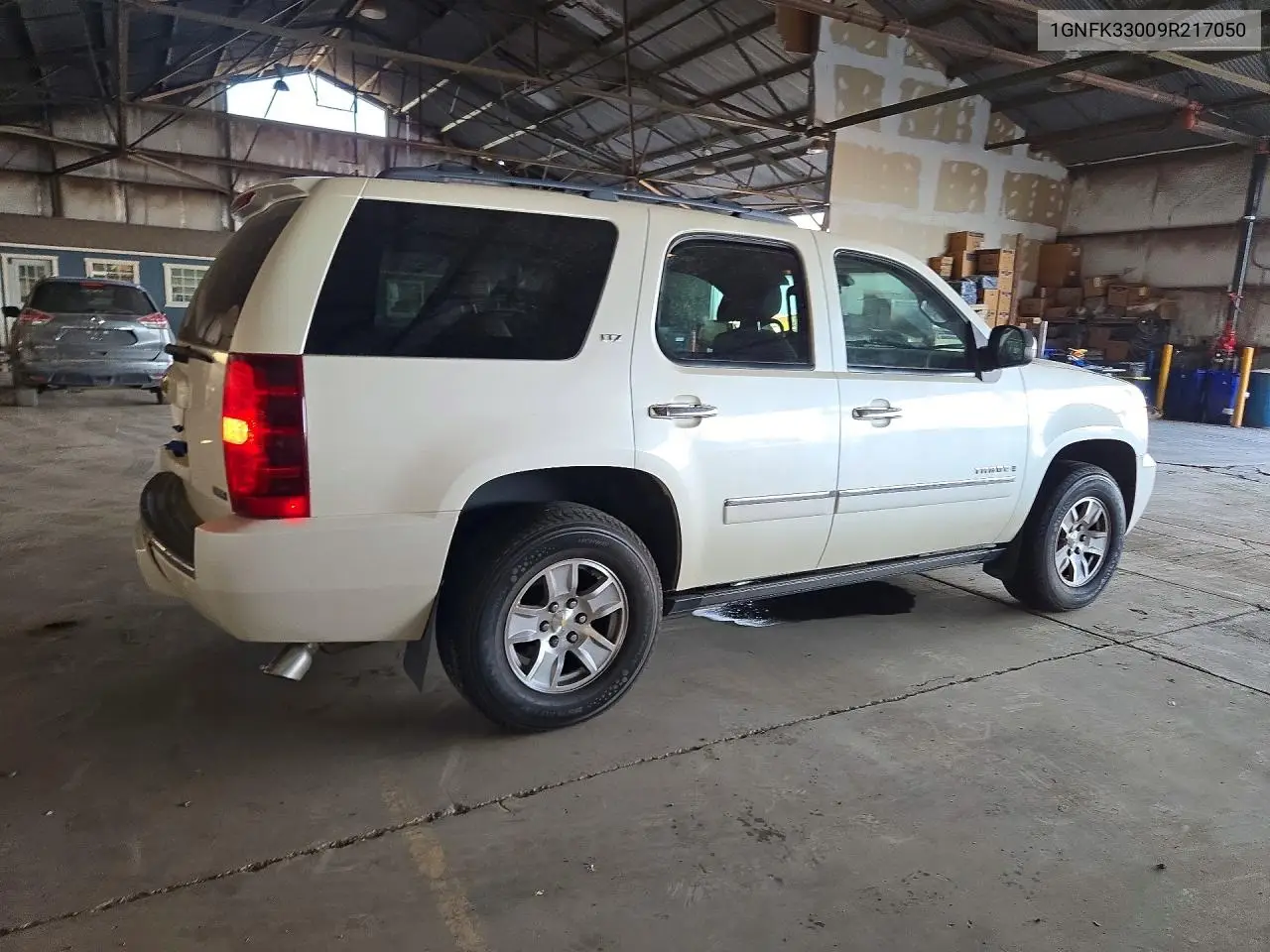 2009 CHEVROLET TAHOE VIN 1GNFK33009R217050 — фото 3
