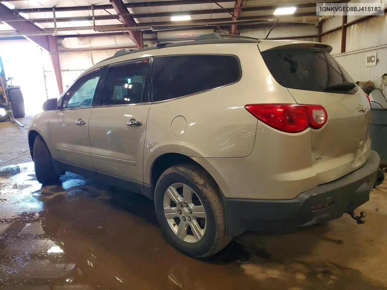 2011 CHEVROLET TRAVERSE VIN 1GNKVGED8BJ415182 — фото 2