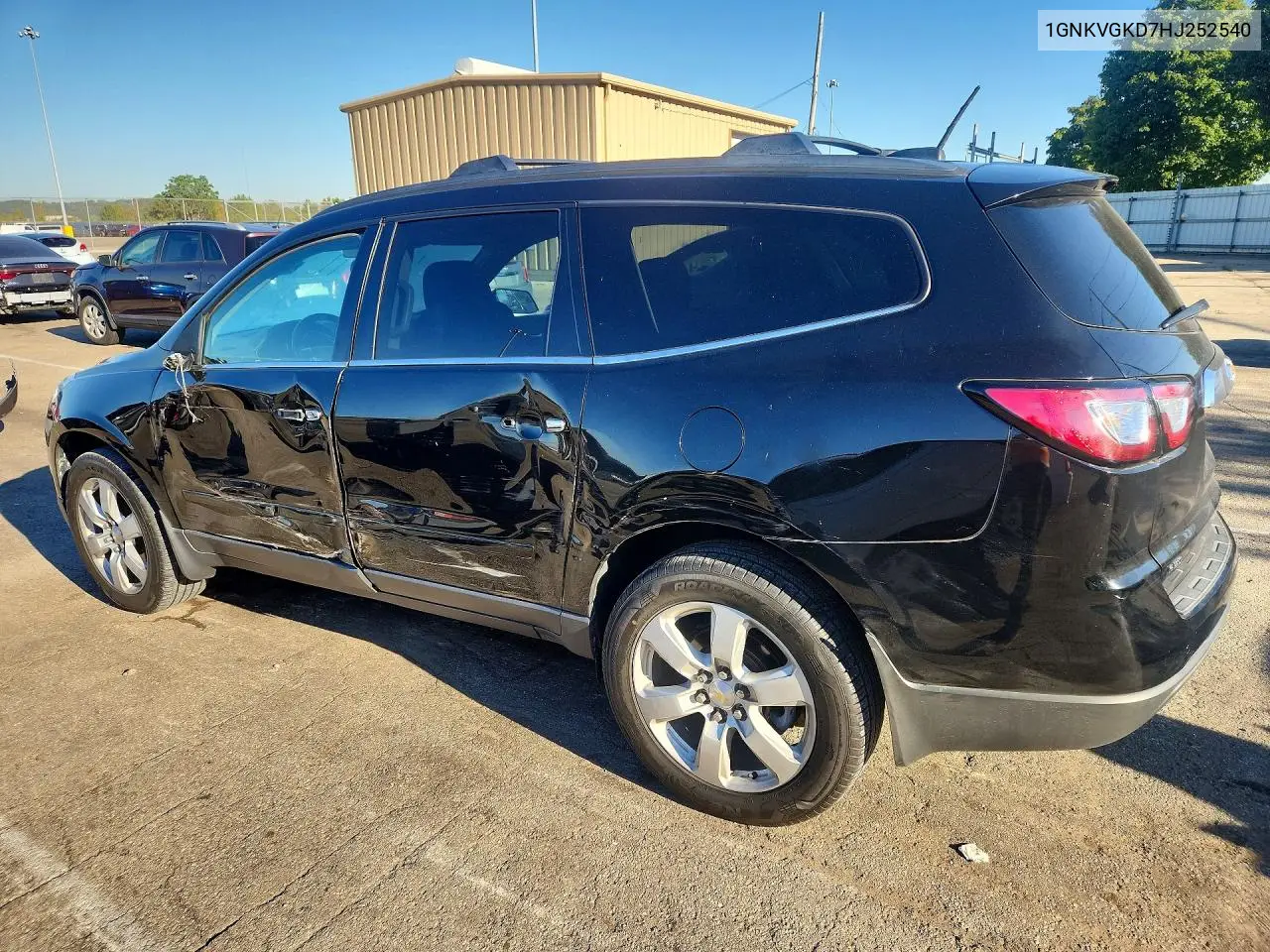 2017 CHEVROLET TRAVERSE VIN 1GNKVGKD7HJ252540 — фото 2
