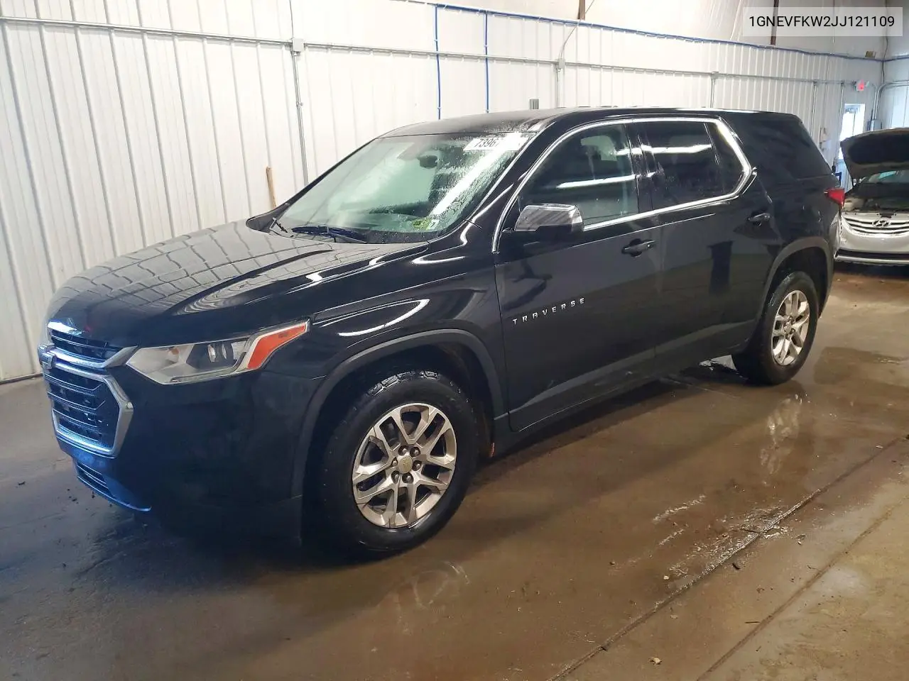 CHEVROLET TRAVERSE 2018, VIN 1GNEVFKW2JJ121109