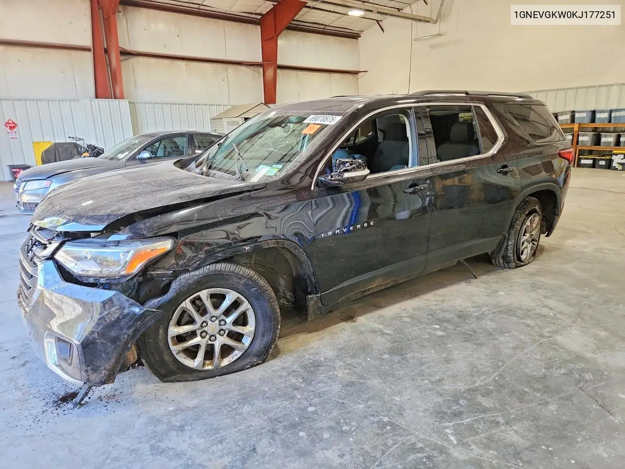 CHEVROLET TRAVERSE 2019, VIN 1GNEVGKW0KJ177251