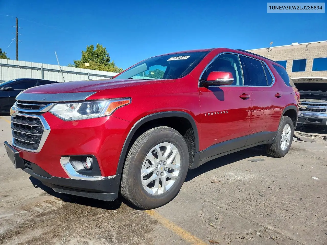 CHEVROLET TRAVERSE 2020, VIN 1GNEVGKW2LJ235894