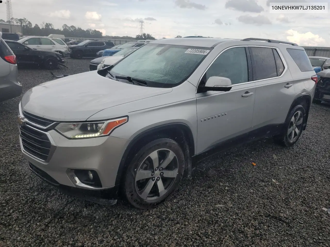 CHEVROLET TRAVERSE 2020, VIN 1GNEVHKW7LJ135201