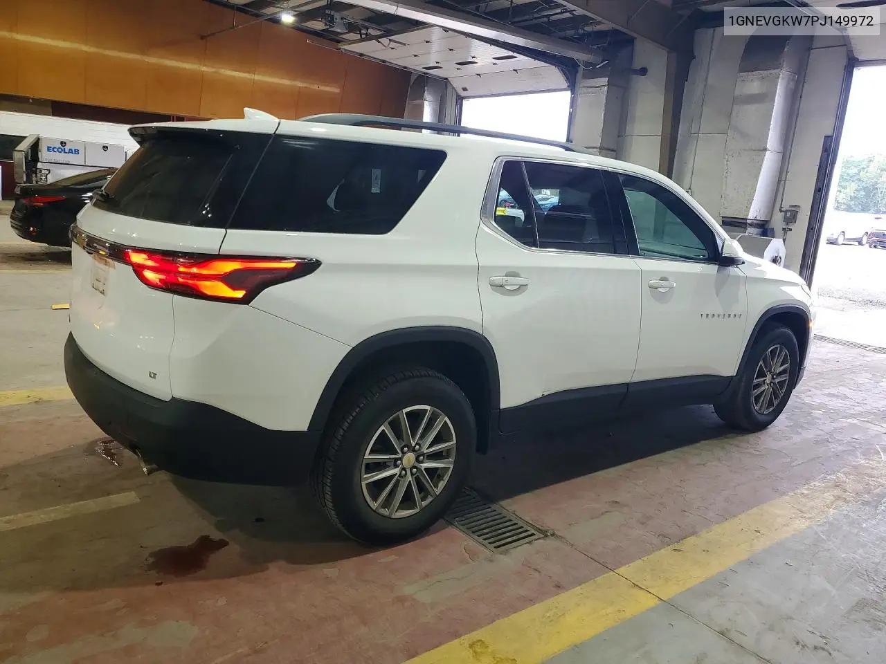 2023 CHEVROLET TRAVERSE VIN 1GNEVGKW7PJ149972 — фото 3
