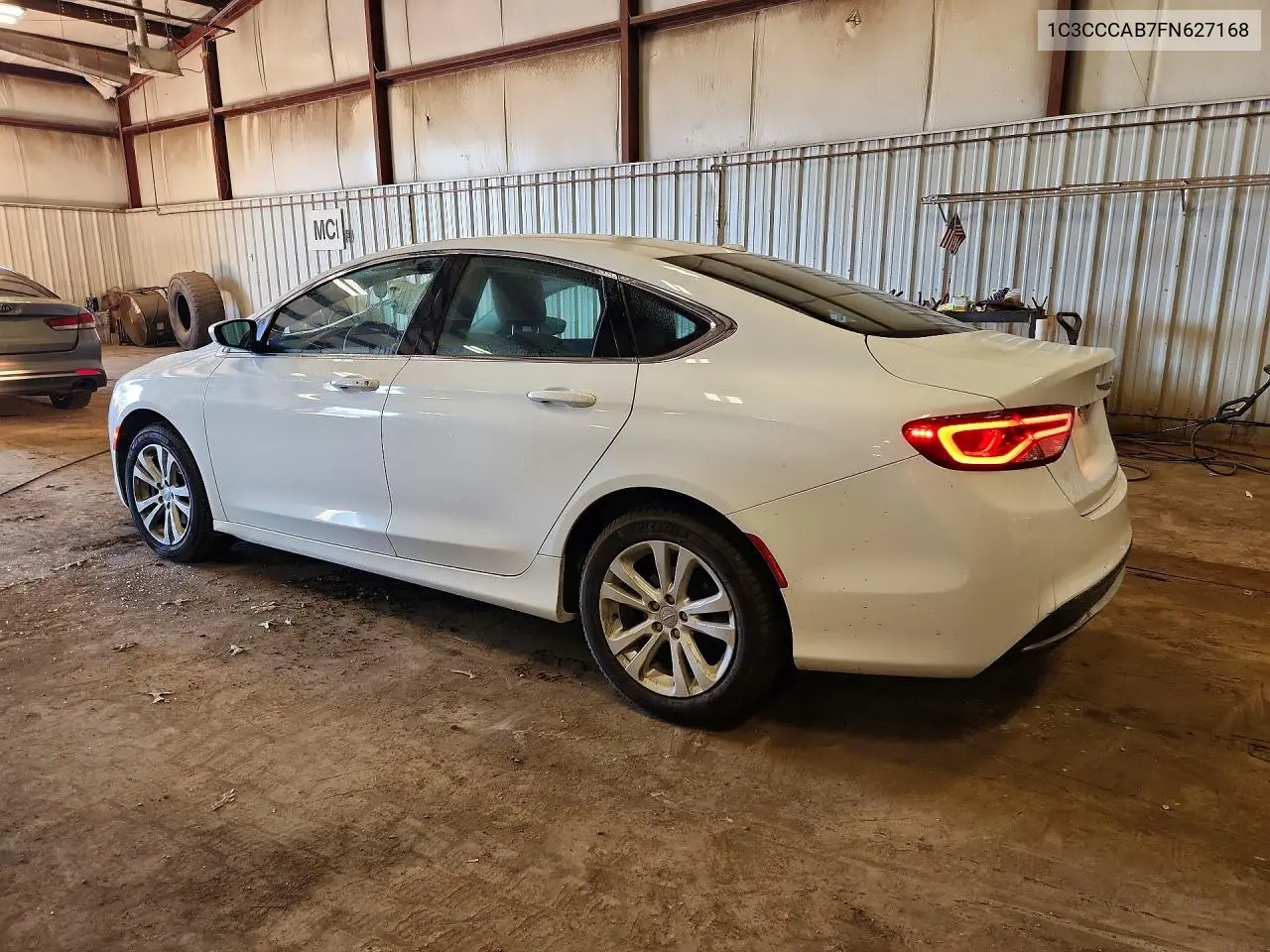 2015 CHRYSLER 200 VIN 1C3CCCAB7FN627168 — фото 2